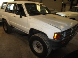 1989 TOYOTA 4RUNNER, 3.0L AUTO 4WD, COLOR WHITE, STK Z15908